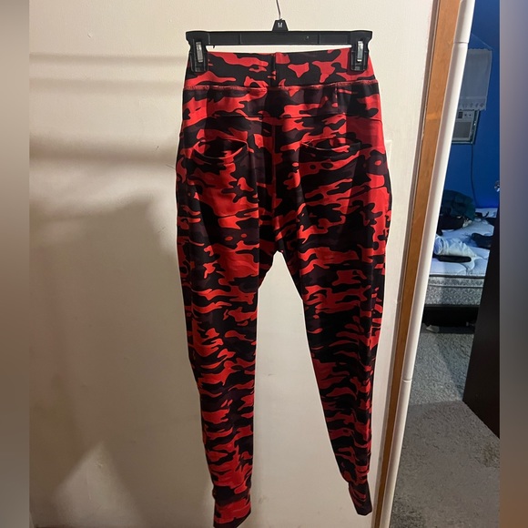 Alphalete Joggers - Picture 2 of 3